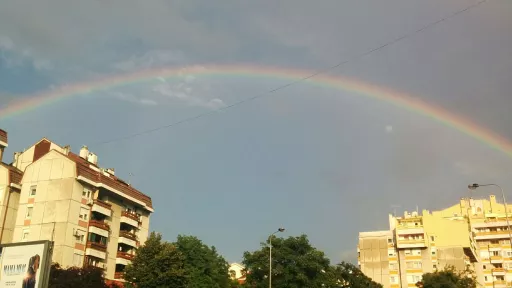 Duga iznad Trgovačke ulice